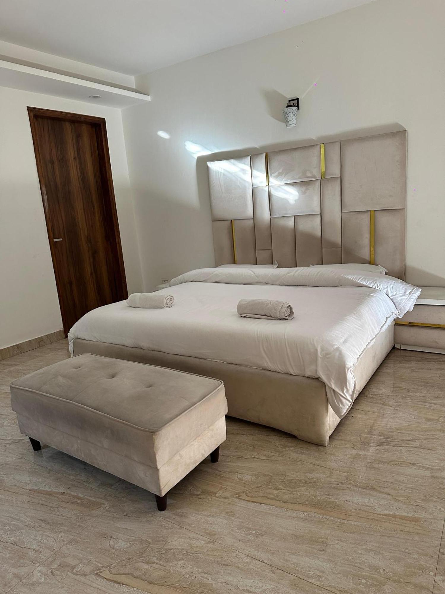 Sky Villa With Private Pool Noida Exterior foto